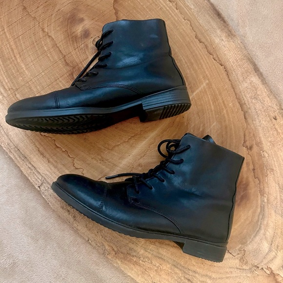 ECCO Women's Touch 15 Lace Chukka Boot | Black Leather | EU 38 / US 7–7.5 - Picture 1 of 14